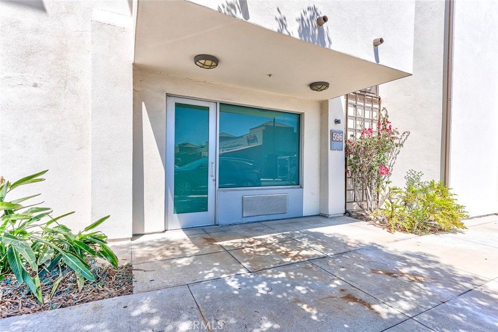 596 S Brea Boulevard, Brea