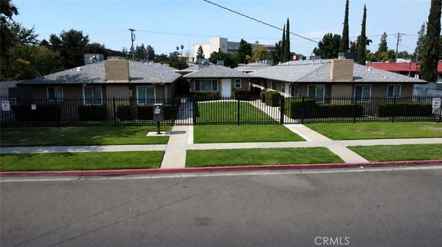 2337 E Shaw, Fresno