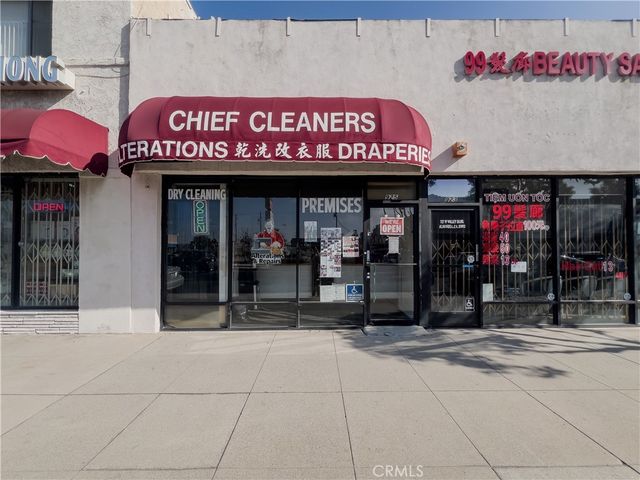 925 W Valley Blvd., Alhambra