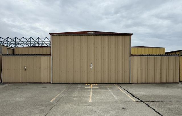 Port-a-port Hangar Oakland Airport N Field, Oakland