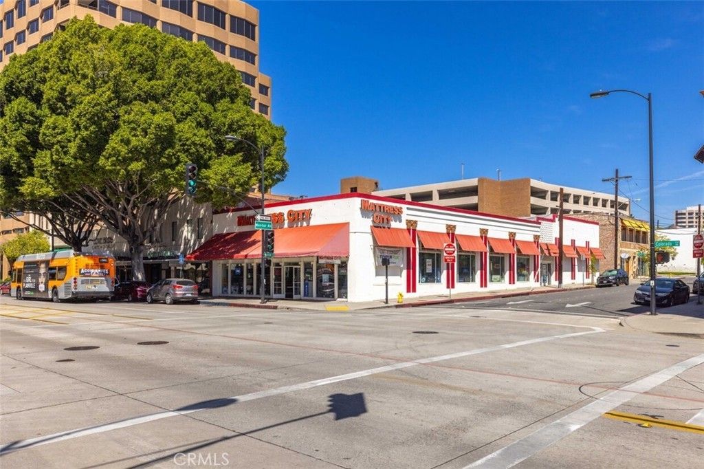 937 E Colorado Boulevard, Pasadena