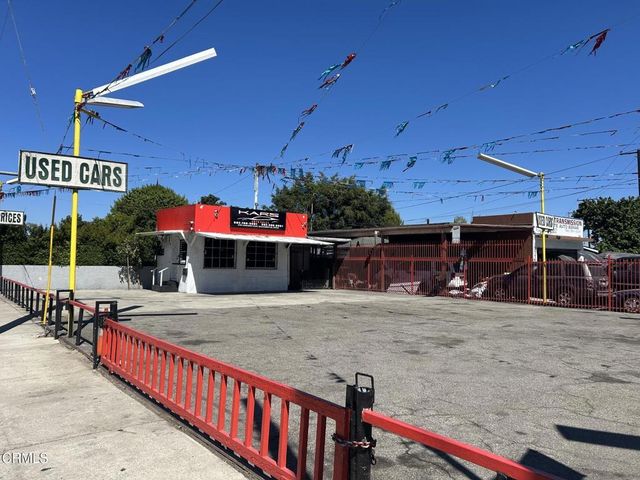 9101 Somerset Boulevard, Bellflower