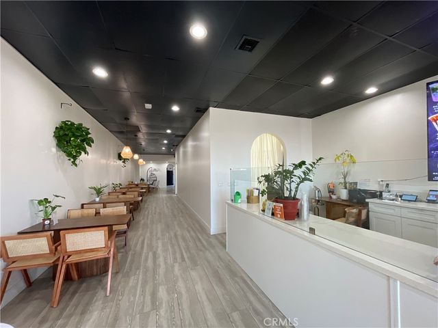 909 W Foothill Boulevard, Claremont