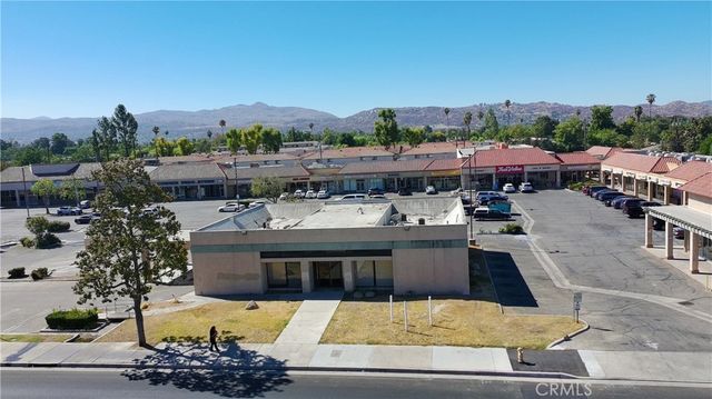 1919 E Florida, Hemet
