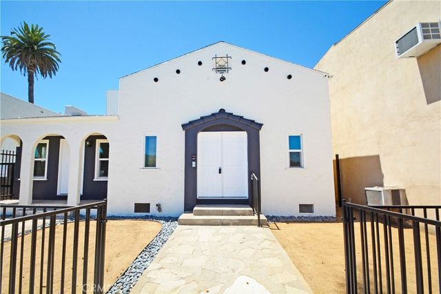 911 Pacific Avenue, Long Beach