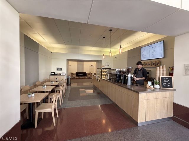 525 N Brand Boulevard, Glendale