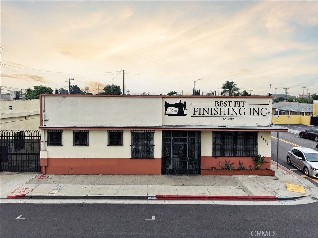 5268 Atlantic Boulevard, Maywood