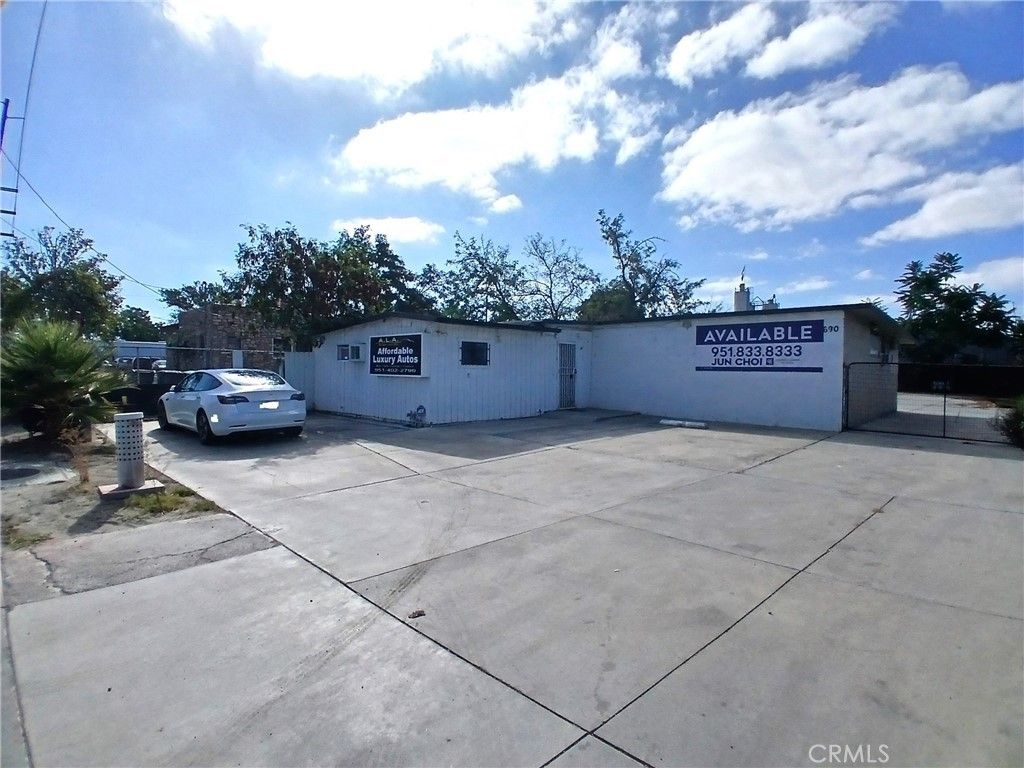 690 W Esplanade Avenue, San Jacinto