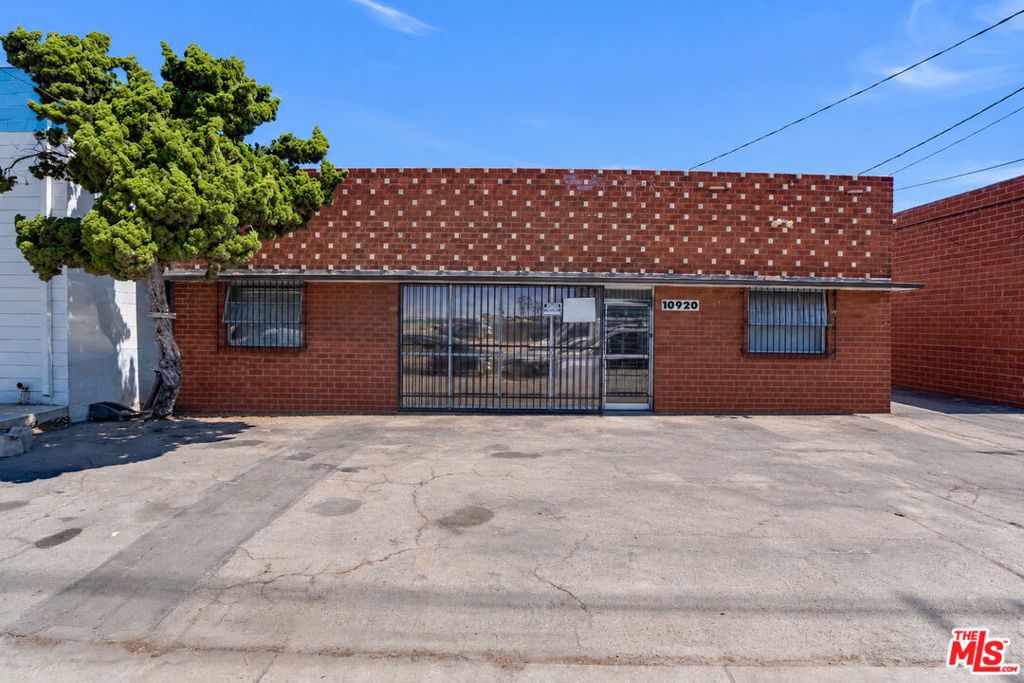 10920 S La Cienega Boulevard, Inglewood