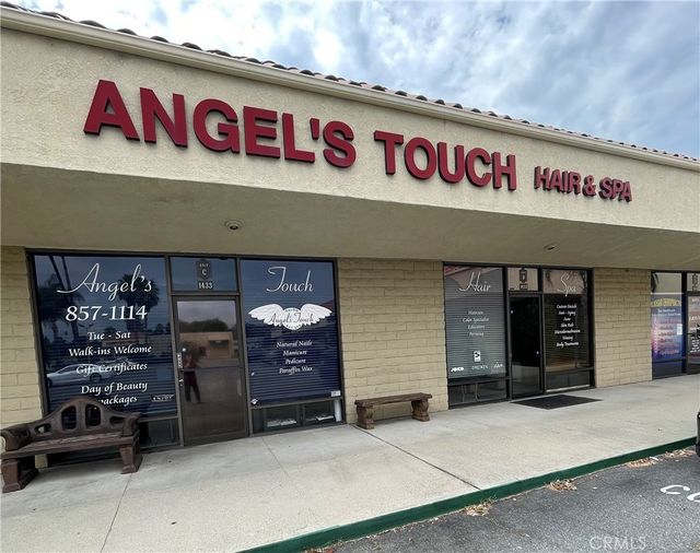 1433 E Route 66, Glendora