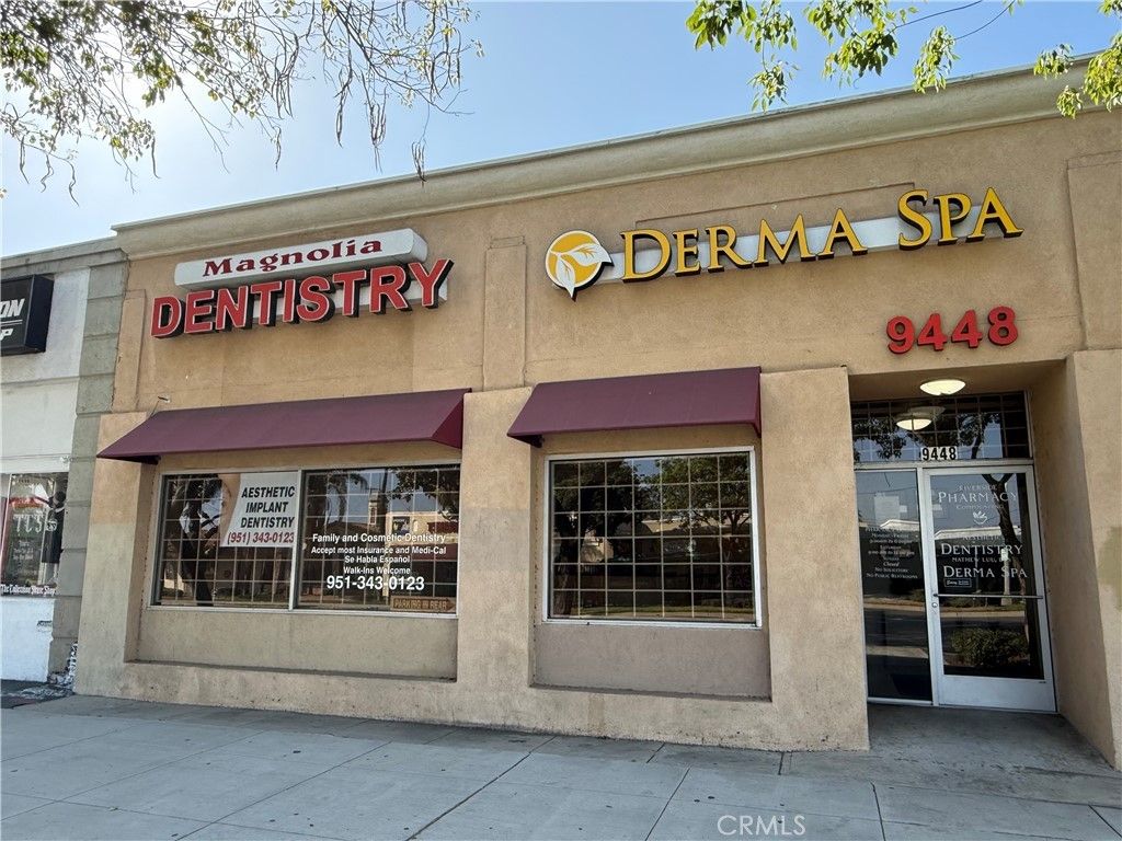 9448 Magnolia Ave, Riverside