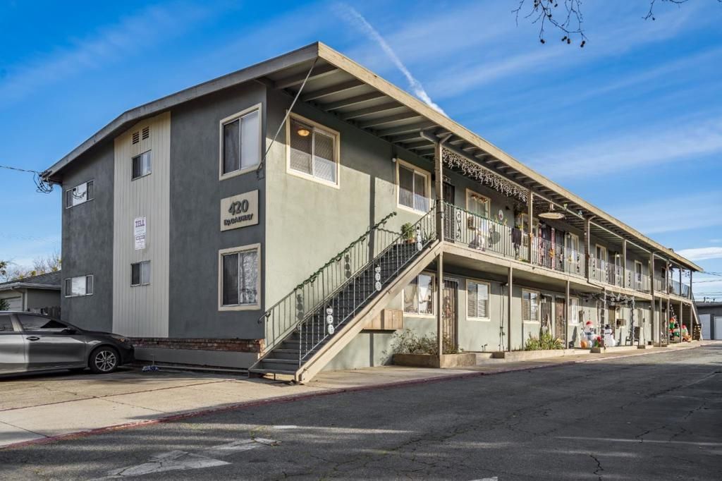 420 Broadway, Gilroy