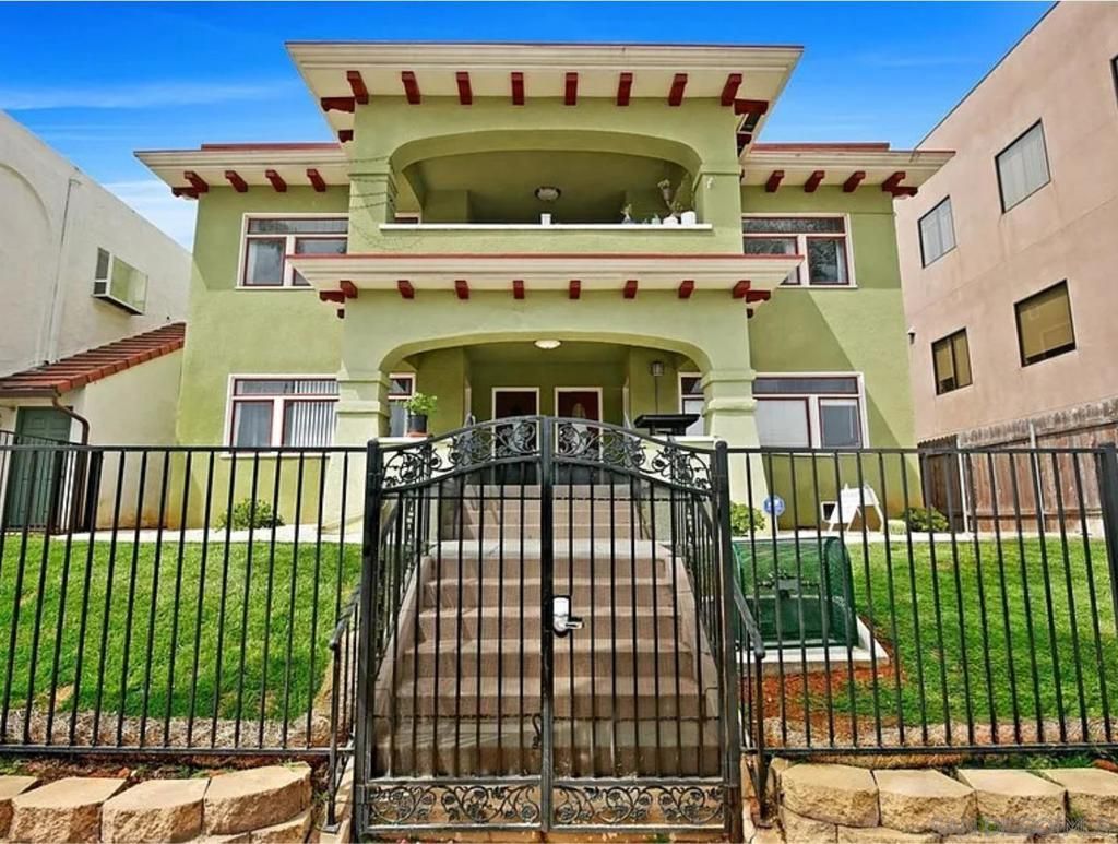 3574 4th Ave. (-80), San Diego