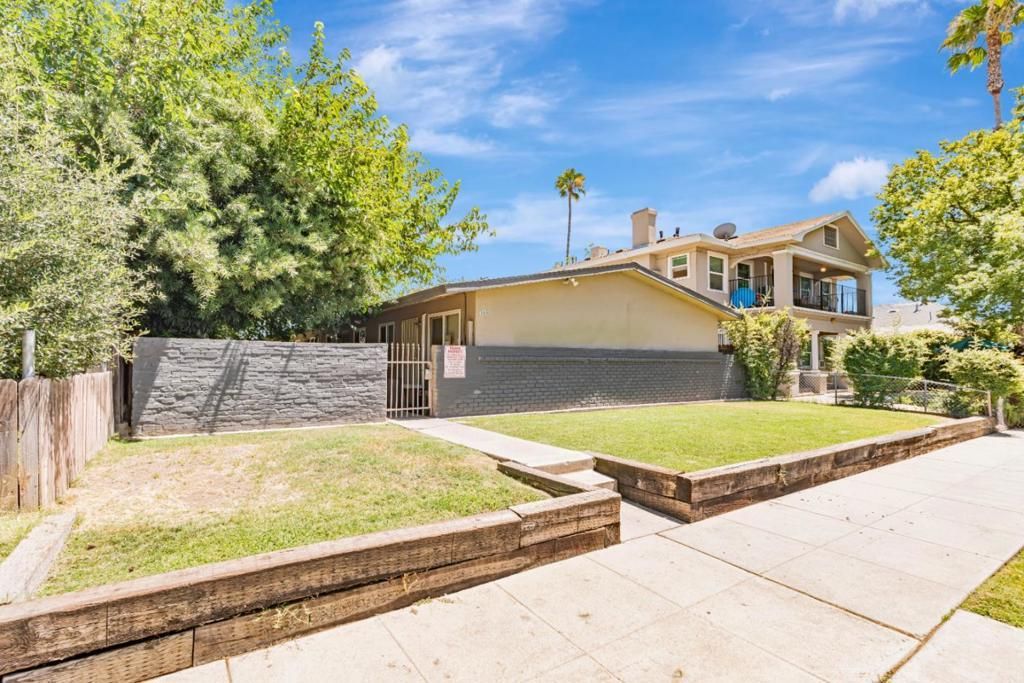 360 N Calaveras Street, Fresno