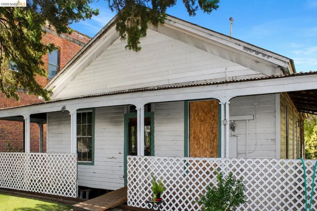 18190 Main St, Jamestown