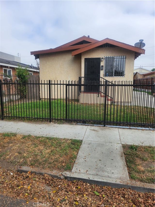 243 E 82nd, Los Angeles