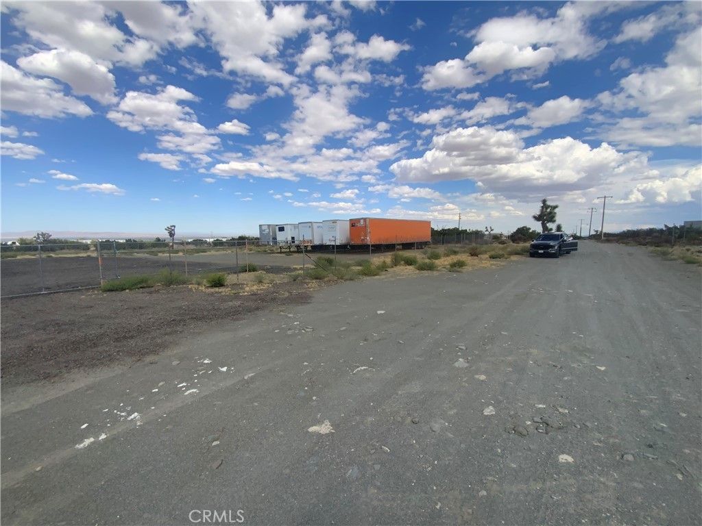 Minero, Pinon Hills