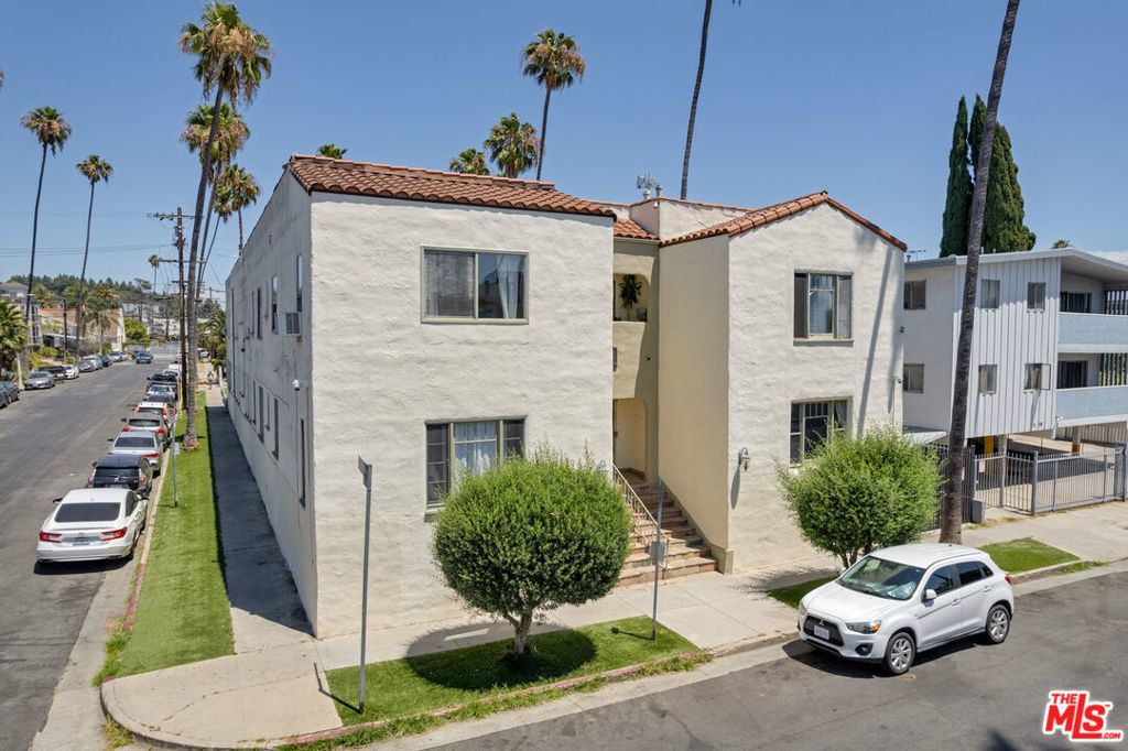 1534 Winona Boulevard, Los Angeles