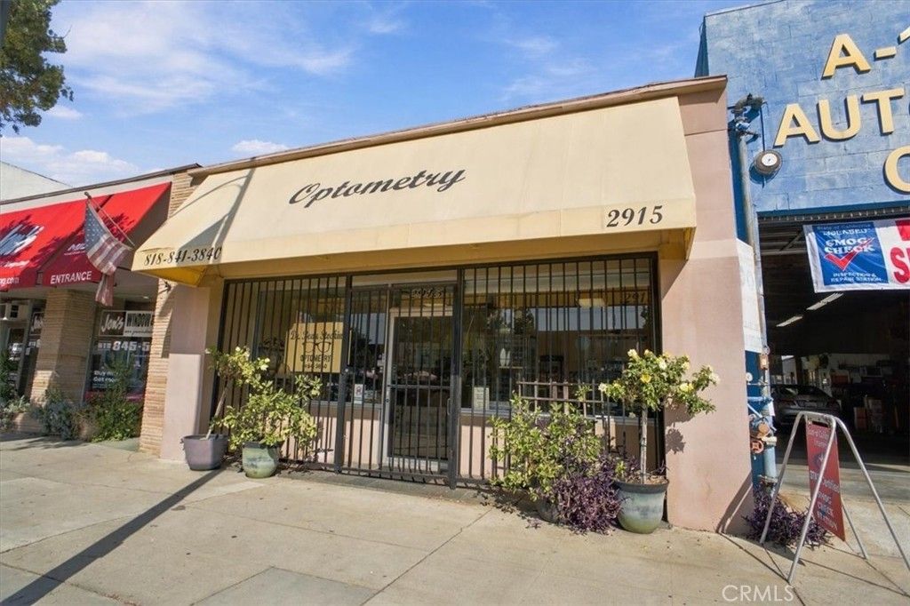 2915 W Magnolia Boulevard, Burbank