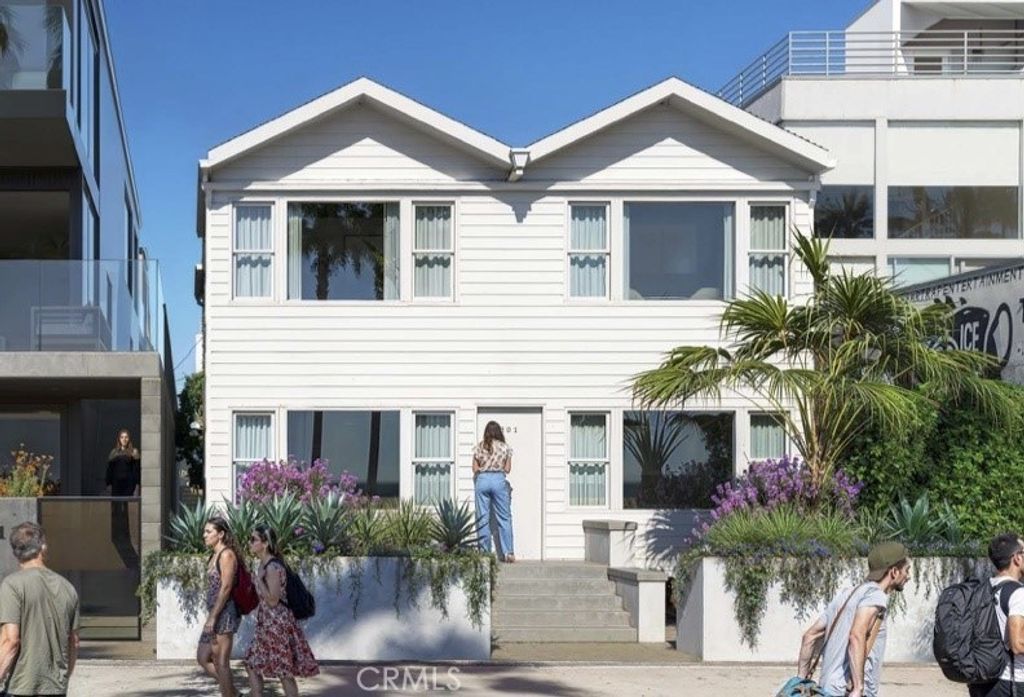 815 Ocean Front, Venice