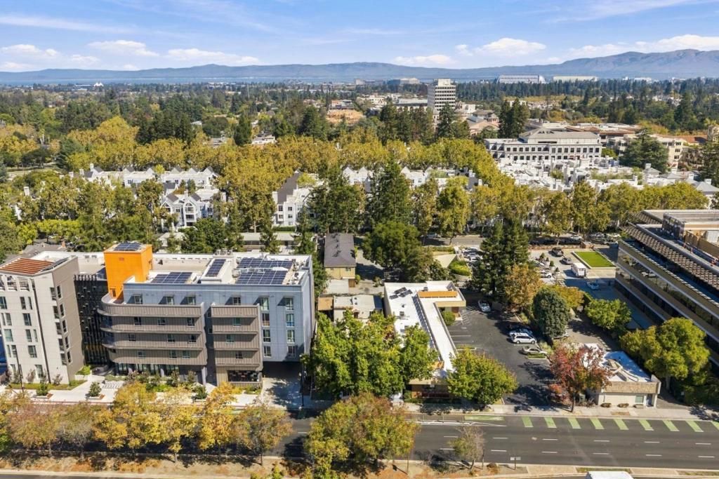 912 W El Camino Real, Mountain View