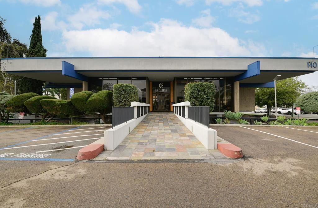 140 N Escondido Boulevard, Escondido