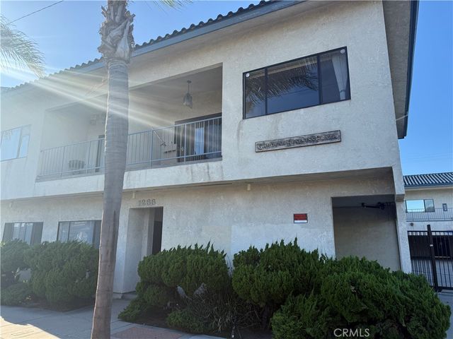1233 W Gardena # 204, Gardena