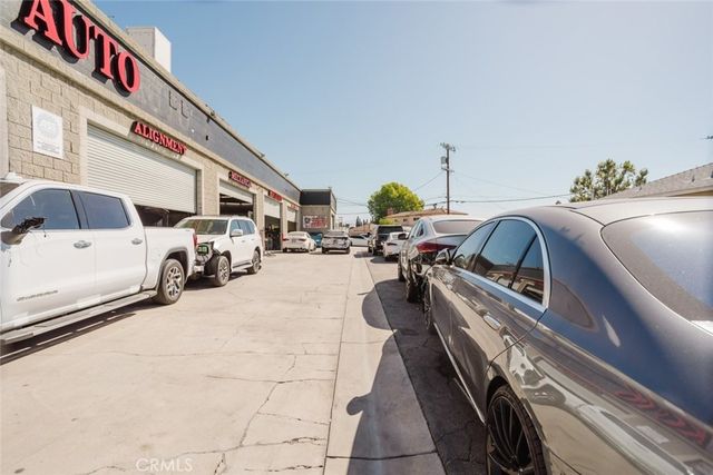 11050 Woodley, Granada Hills