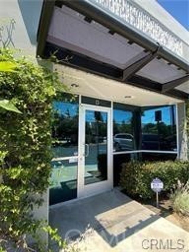 5500 Schaefer, Chino