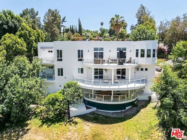 22449 Cass Avenue, Woodland Hills