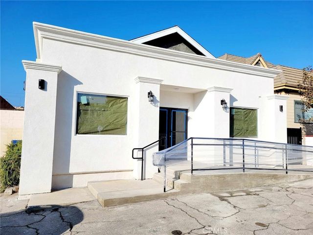 109 N Cedar Street, Glendale