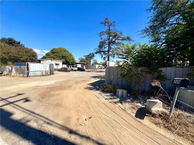 11253 Roswell, Pomona