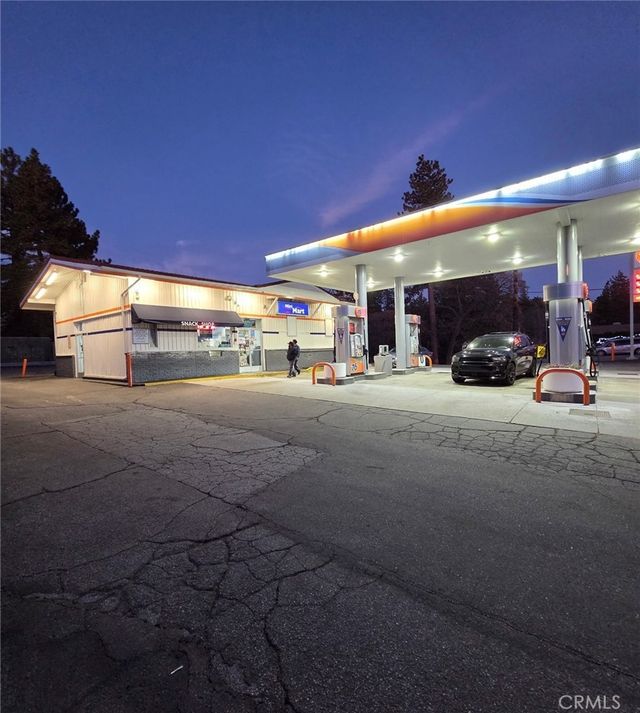32124 Hilltop, Running Springs