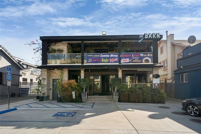 228 Oxford Avenue, Los Angeles