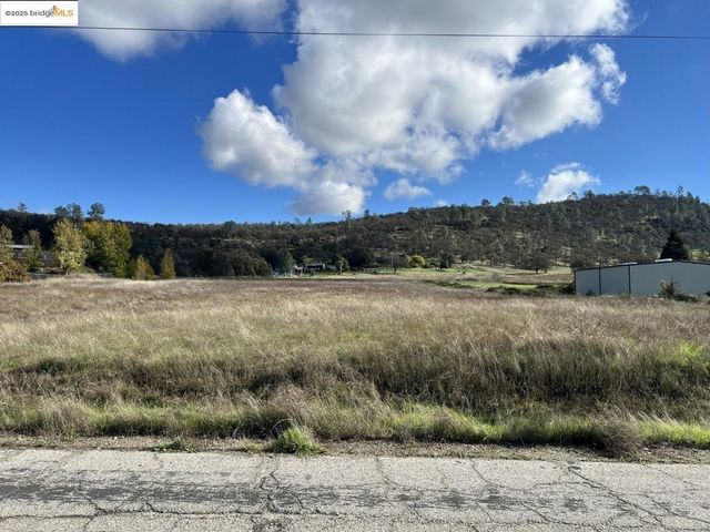 L 748 El Prado Rd, La Grange