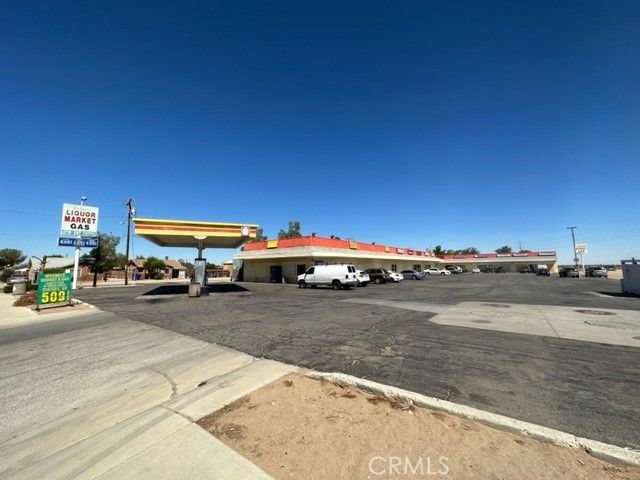 11424 Chamberlaine Way # 8 & 9, Adelanto