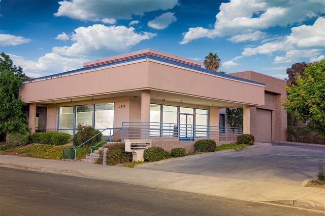 7575 University Avenue, La Mesa