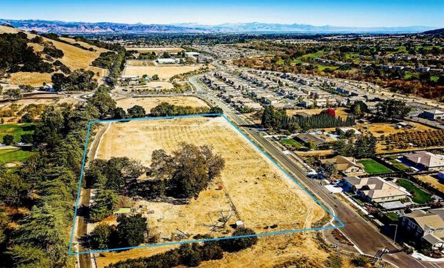 2740 Hecker Pass Road, Gilroy