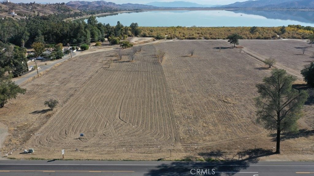 31360 Riverside Dr., Lake Elsinore