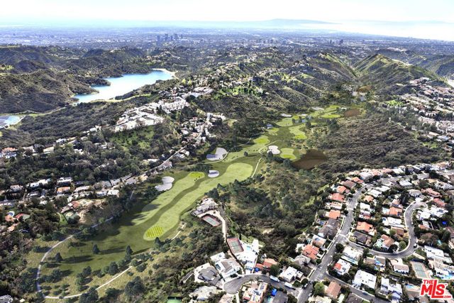 1 Senderos Canyon, Bel Air