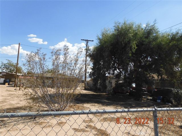 W. Williams Street, Yermo