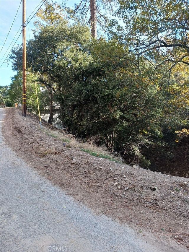 24764 Edelwiess Drive, Crestline