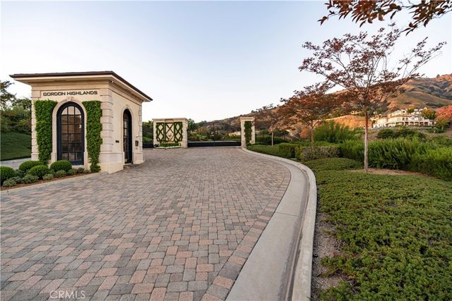 648 Gordon Highlands Road, Glendora