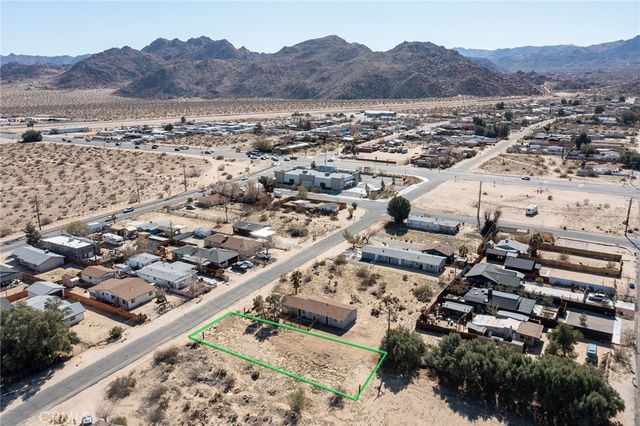6394 Mountain View Street, Joshua Tree