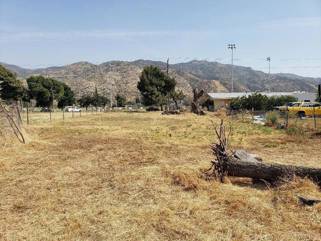 E Westward Ave, Banning