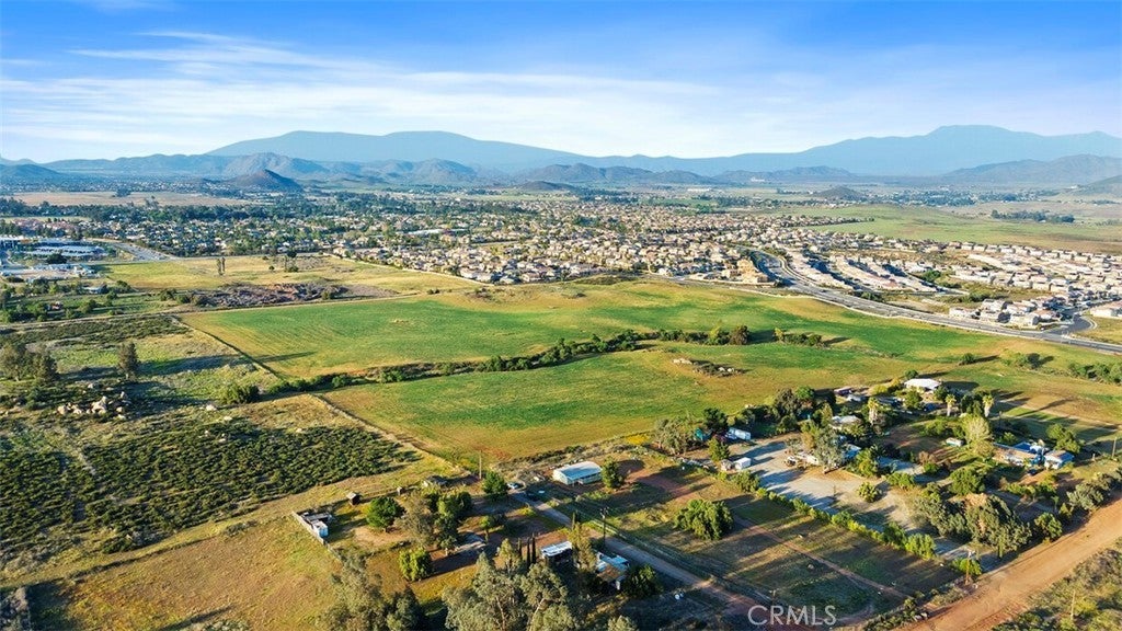 Photo of Listing #IV23124270