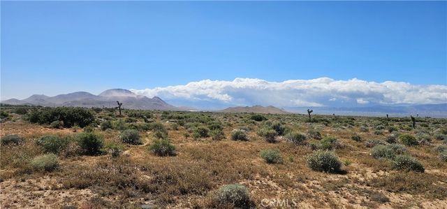 10th Street E, Mojave