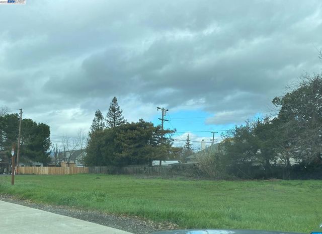 1698 D Street, Napa