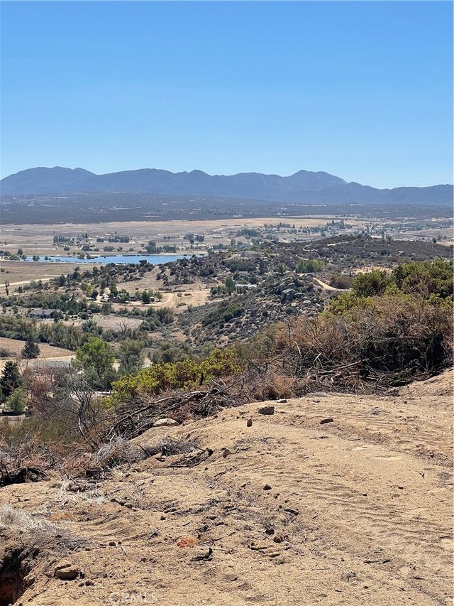 899 Lake Canyon Drive, Aguanga
