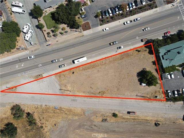 30 S Main St, Templeton